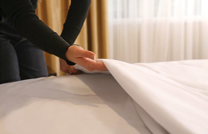 Triple Sheeting - How Hotels Make Beds with 3 Sheets