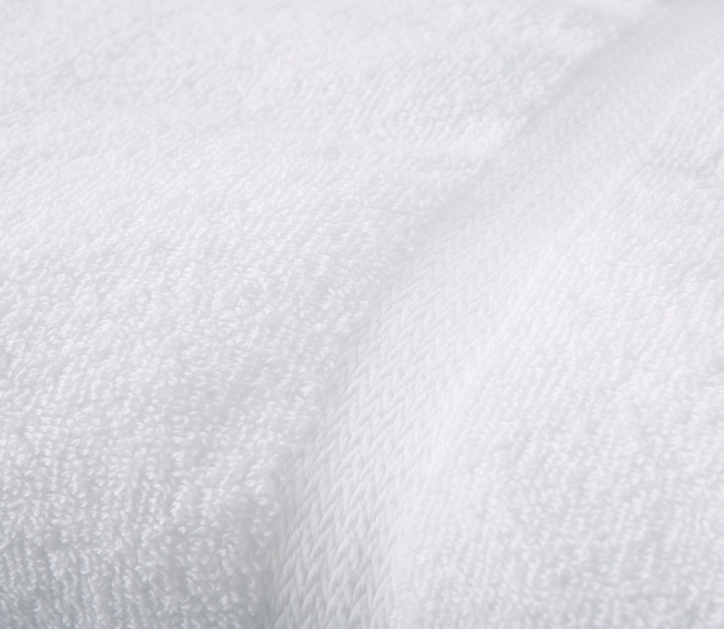 Luxury Lynova bath towels by Standard Textile. white Case of 36