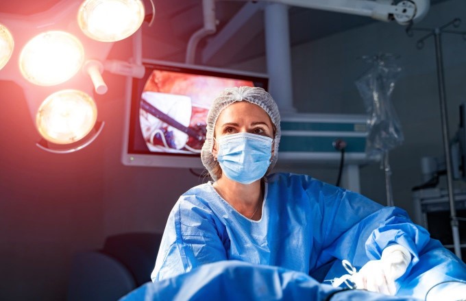 Woman doctor in an operating room